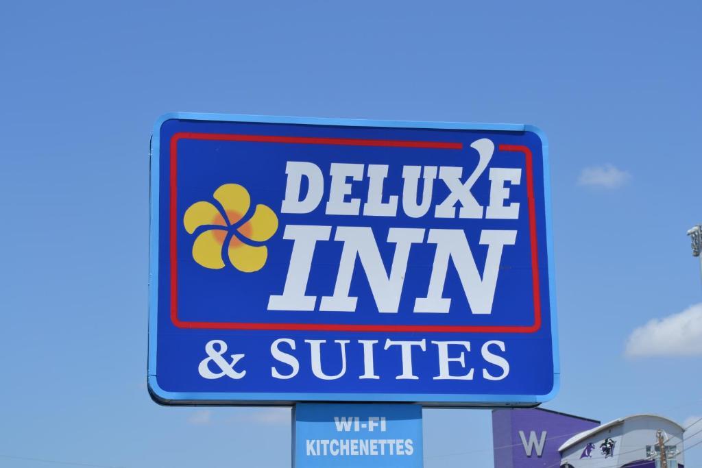 Deluxe Inn And Suites เวสลาโค ภายนอก รูปภาพ